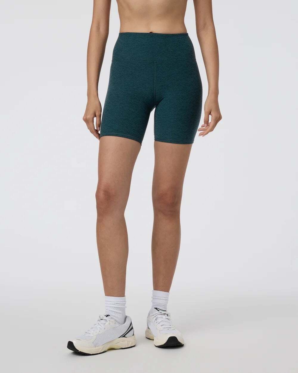 Vuori Women's XS Green Clean Elevation 6" Inseam Shorty High Rise Biker Shorts